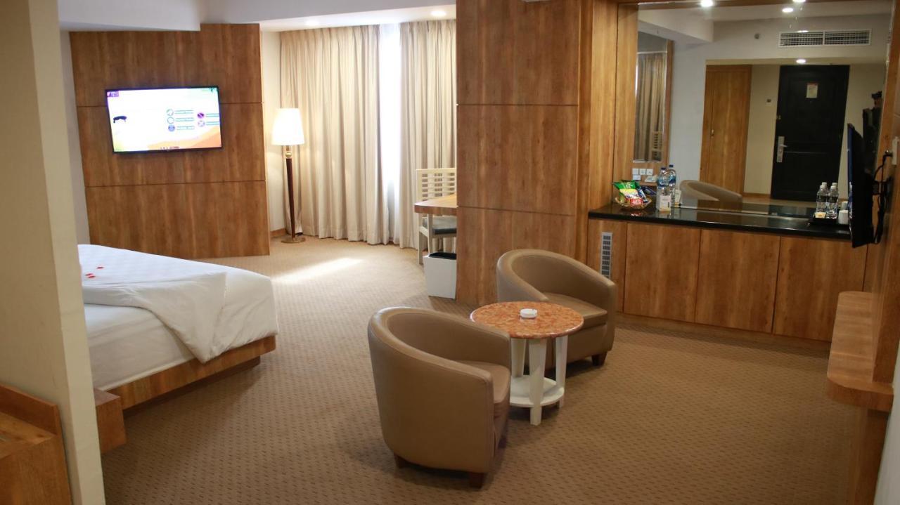 Beverly Hotel Batam Nagoya Exterior photo