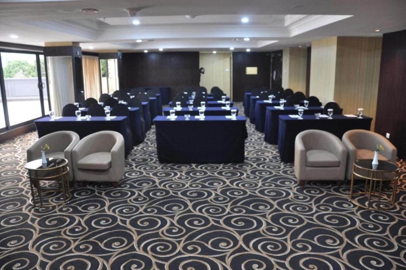 Beverly Hotel Batam Nagoya Exterior photo