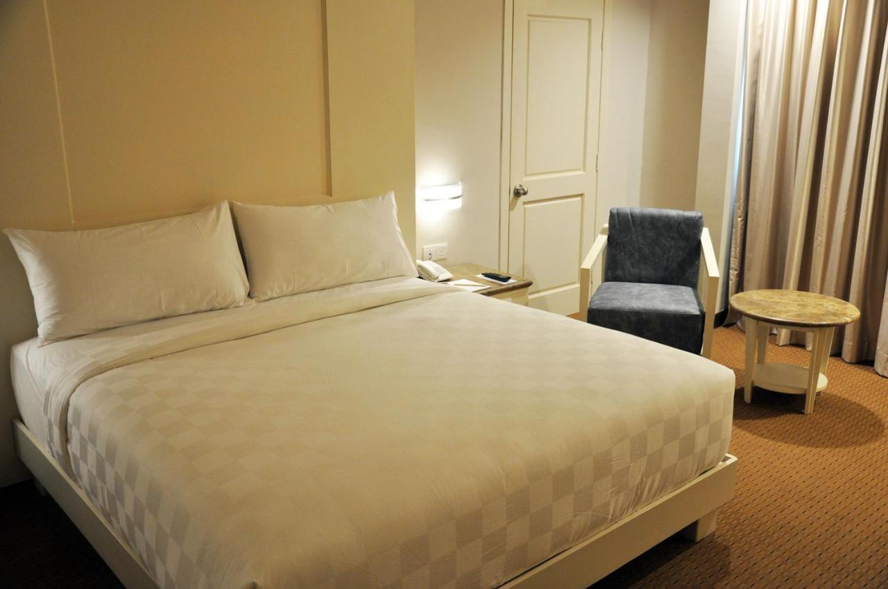 Beverly Hotel Batam Nagoya Exterior photo
