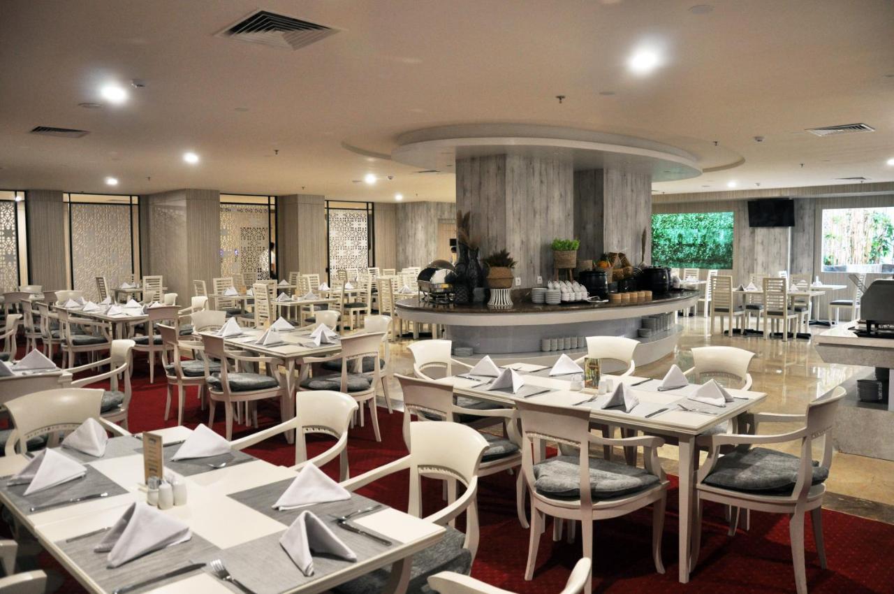 Beverly Hotel Batam Nagoya Exterior photo