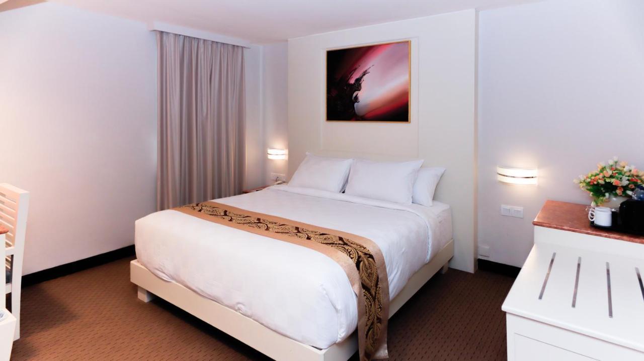 Beverly Hotel Batam Nagoya Exterior photo